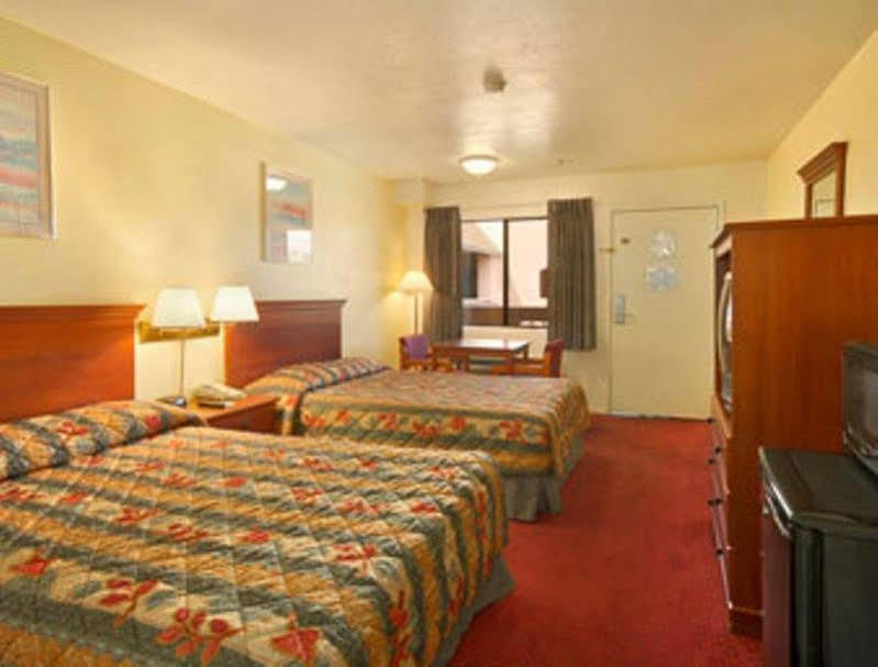 Super 8 By Wyndham South Ca 2*